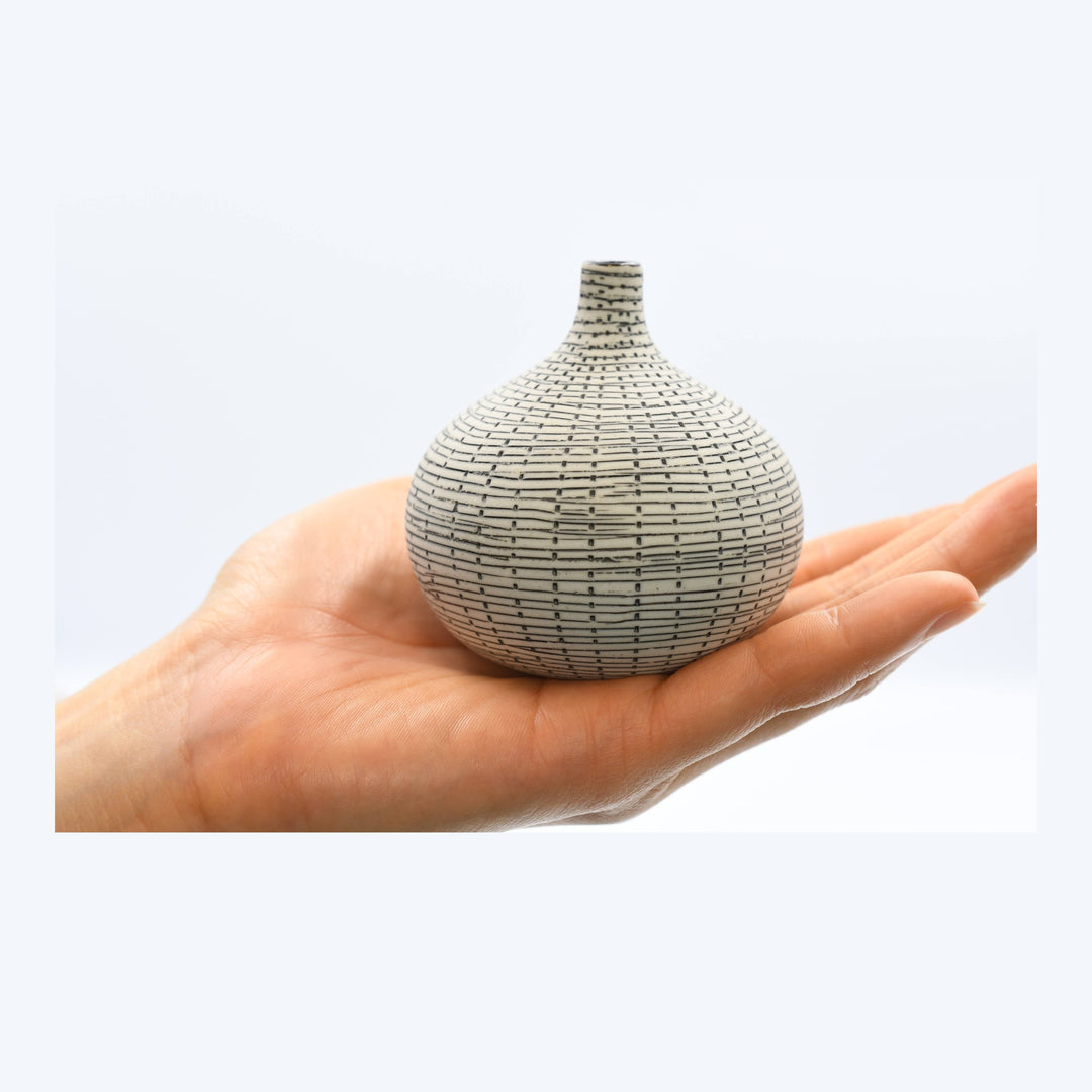 Bud Vase Tiny | Black + Ivory Geometric