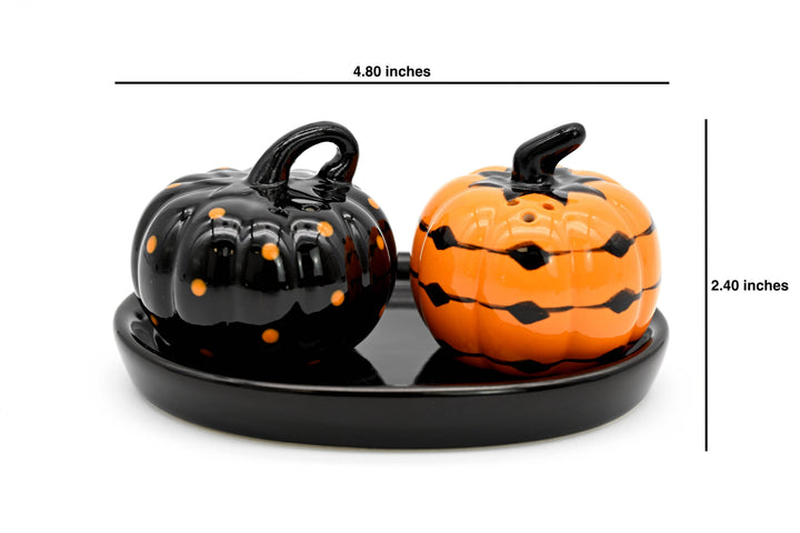Salt & Pepper Shakers | Pumpkins