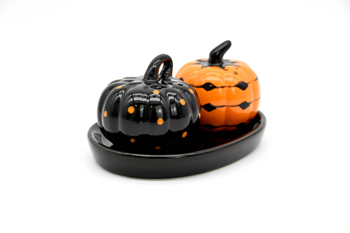 Salt & Pepper Shakers | Pumpkins