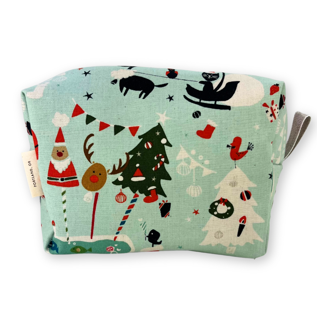 CHRISTMAS Medium Dopp Kit