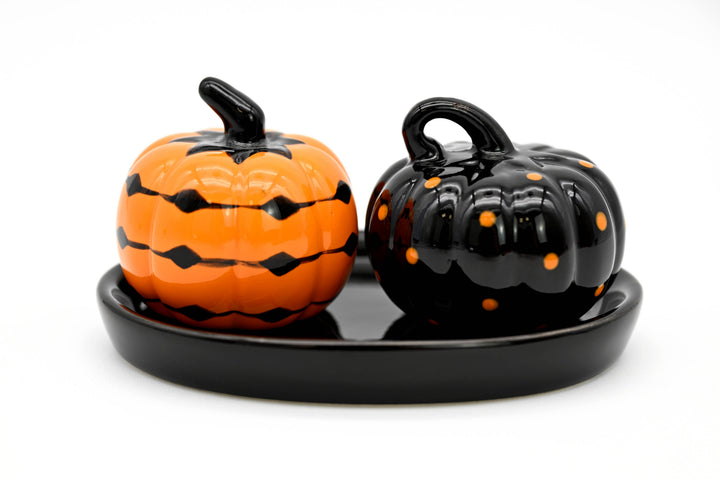 Salt & Pepper Shakers | Pumpkins