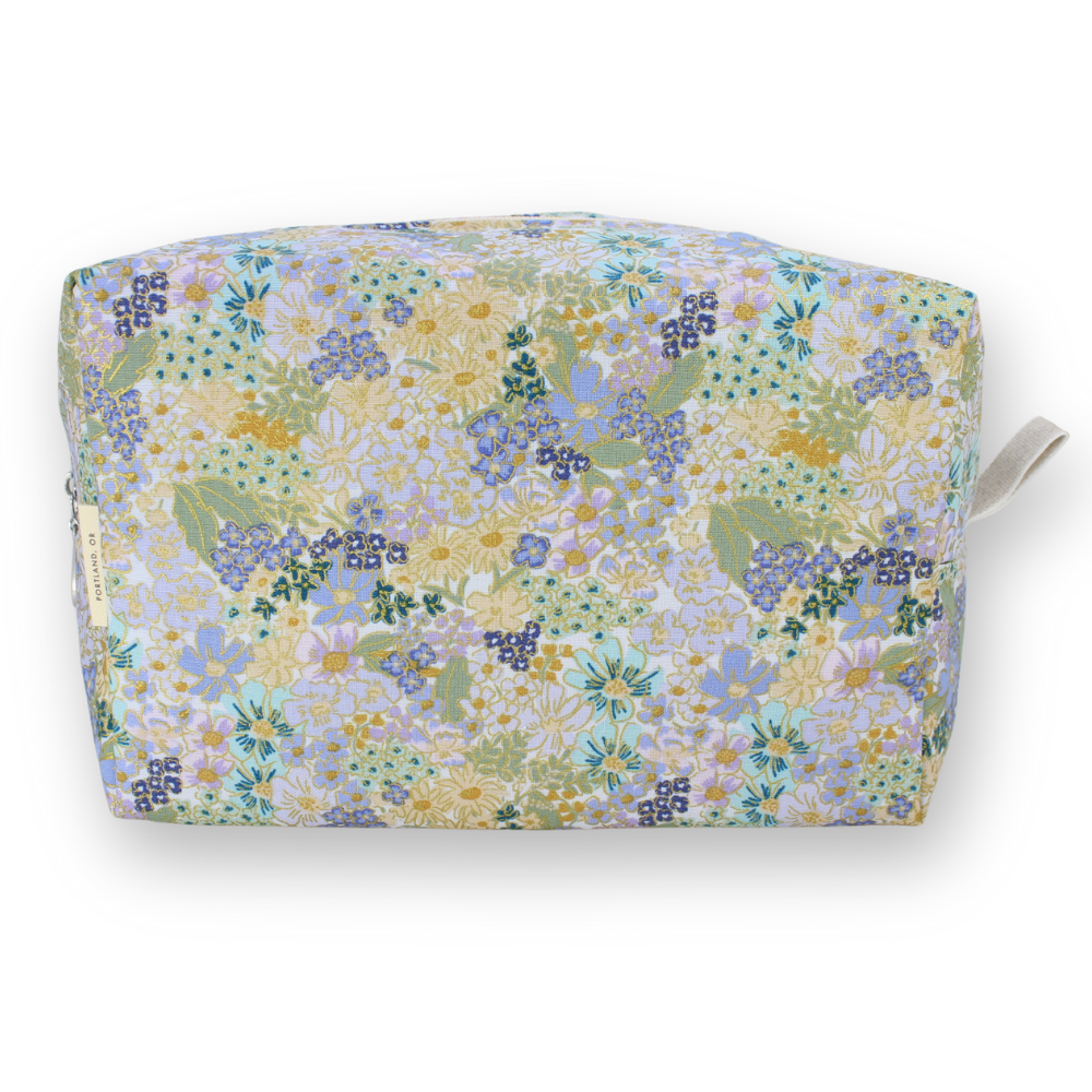 The Metallic Large Dopp Kit