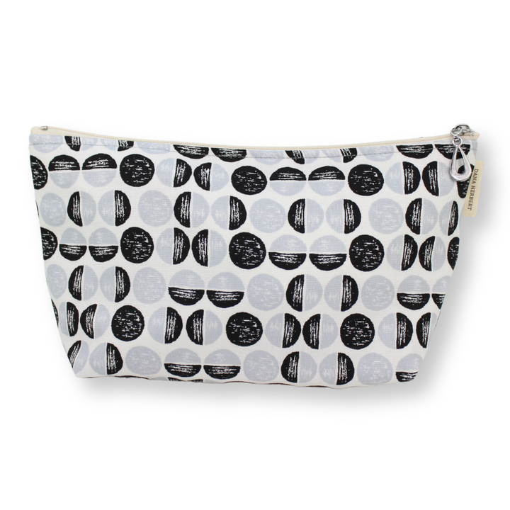 BASICS: Makeup Bag Medium