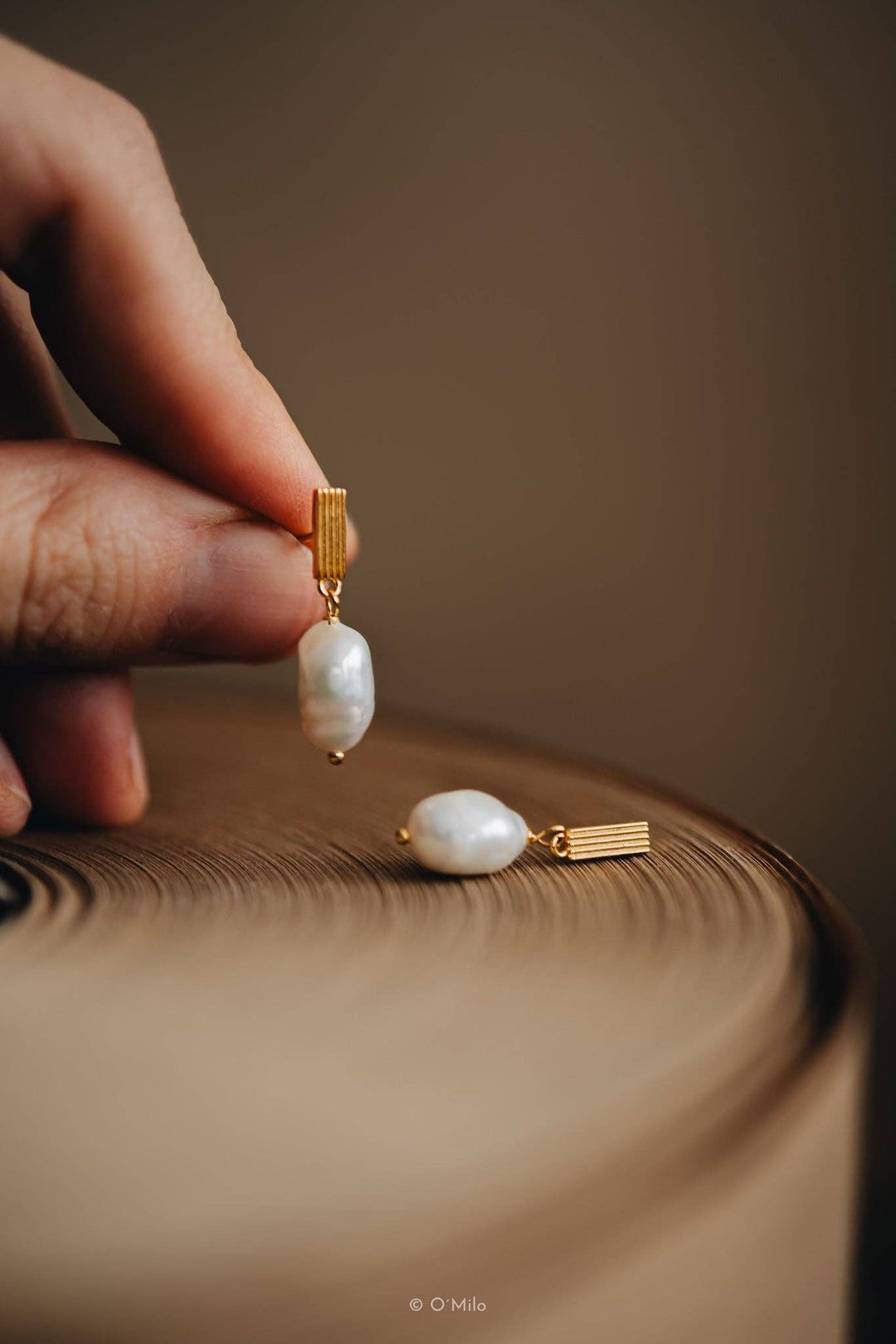 Ribbed Bar + Pearl Drop Earrings