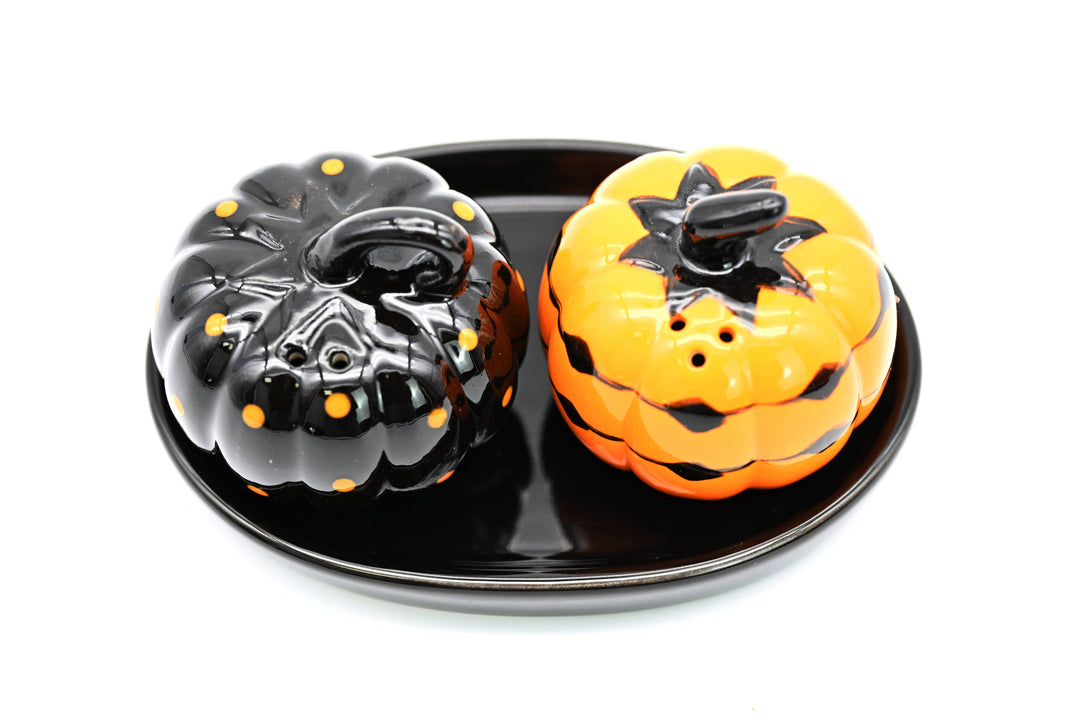 Salt & Pepper Shakers | Pumpkins