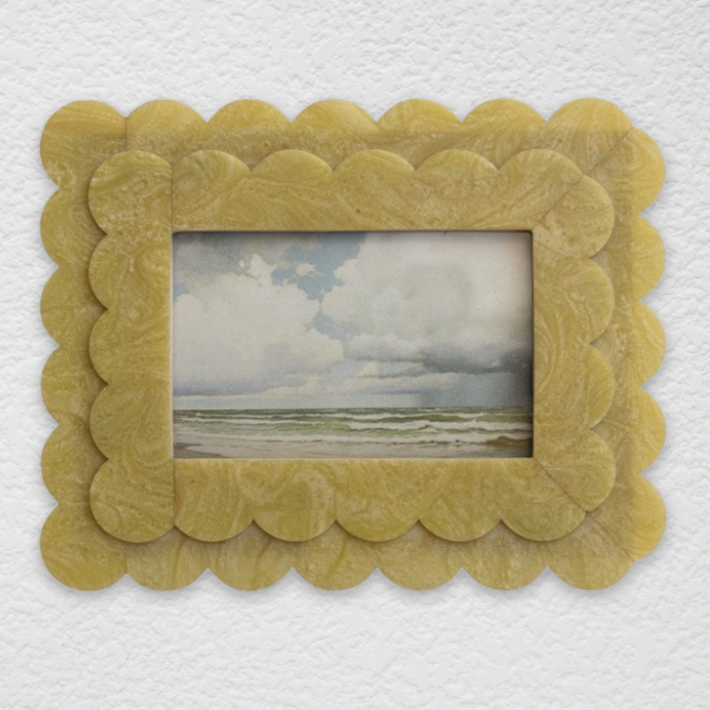 Picture Frames | Scalloped Resin 4x6