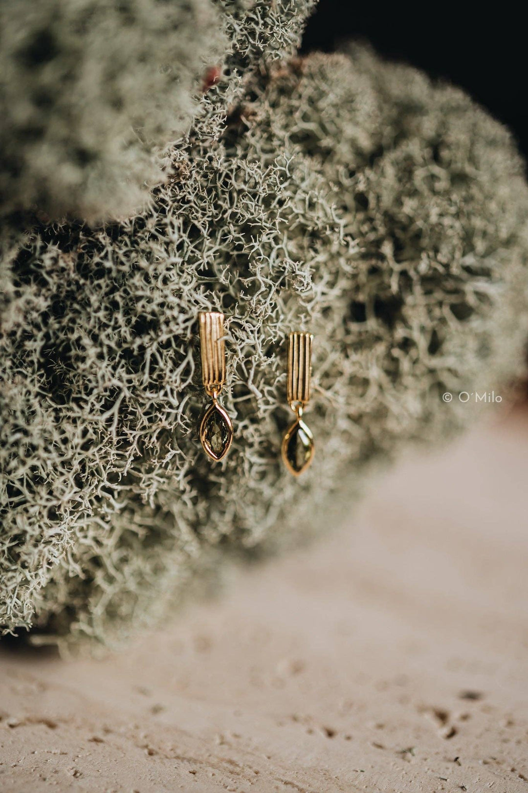 Ribbed Bar + Peridot Crystal Earrings